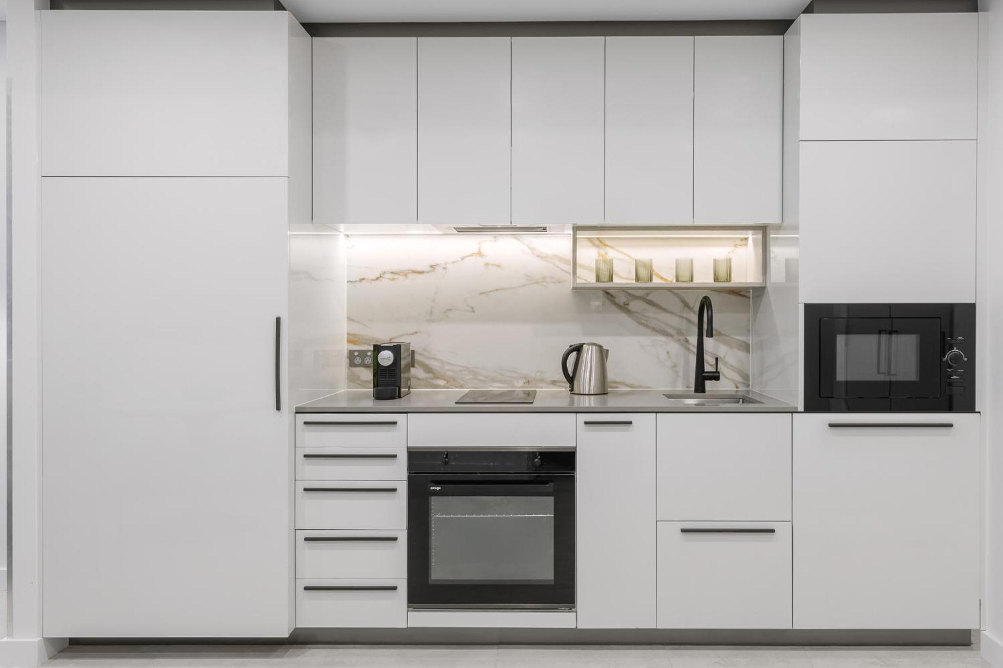 Meriton Suites Канбера Екстериор снимка A modern kitchen